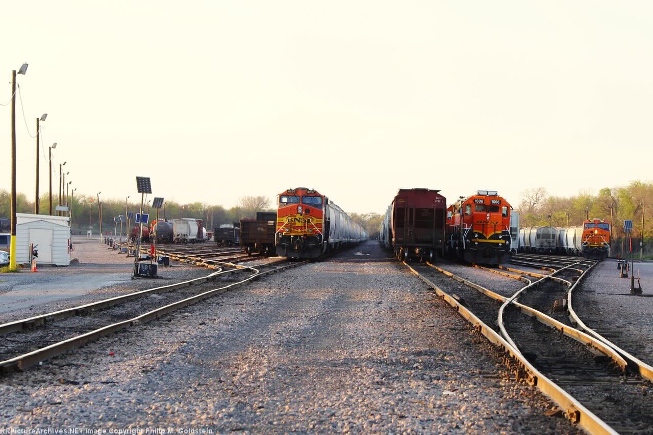 BNSF 4657 (H-TEAPTX 1-30); 1606 (L-RDV8141 / Teague Local) and 7149 (Yard Job)